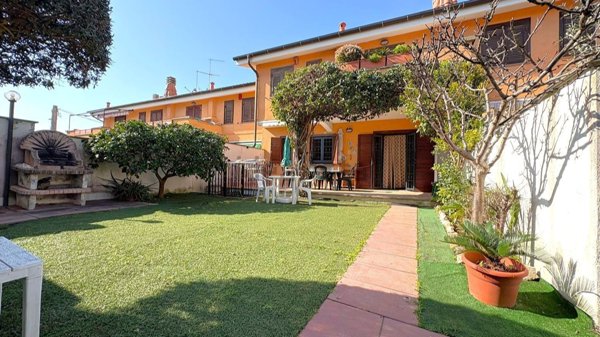 casa indipendente in vendita ad Anzio in zona Cincinnato