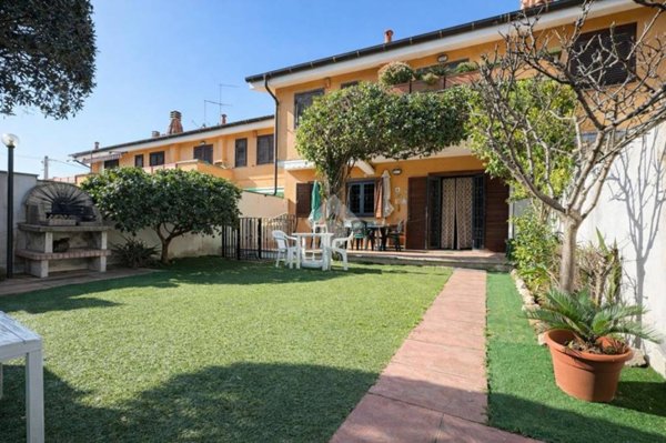 casa indipendente in vendita ad Anzio in zona Cincinnato