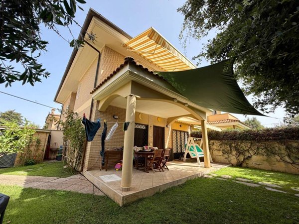 casa indipendente in vendita ad Anzio in zona Mare