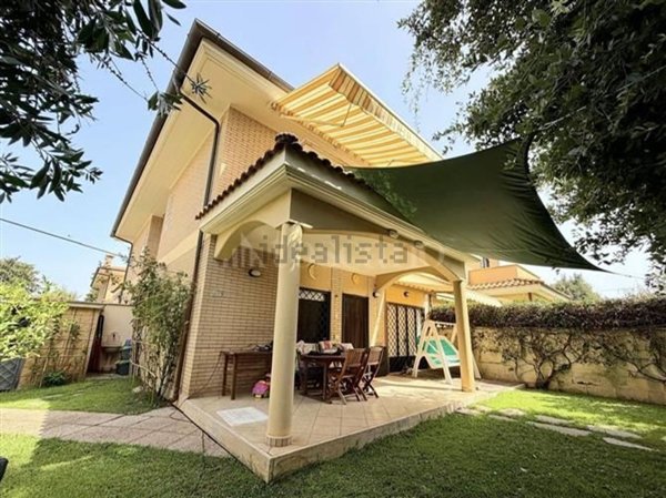casa indipendente in vendita ad Anzio