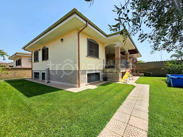 casa indipendente in vendita ad Anzio in zona Villa Claudia