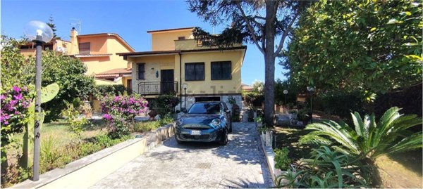 casa indipendente in vendita ad Anzio in zona Lido dei Pini