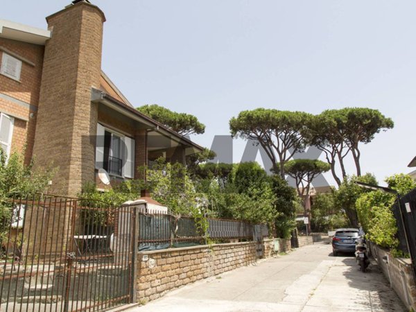 appartamento in vendita ad Anzio in zona Villa Claudia