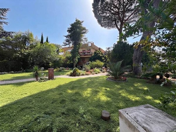 casa indipendente in vendita ad Anzio