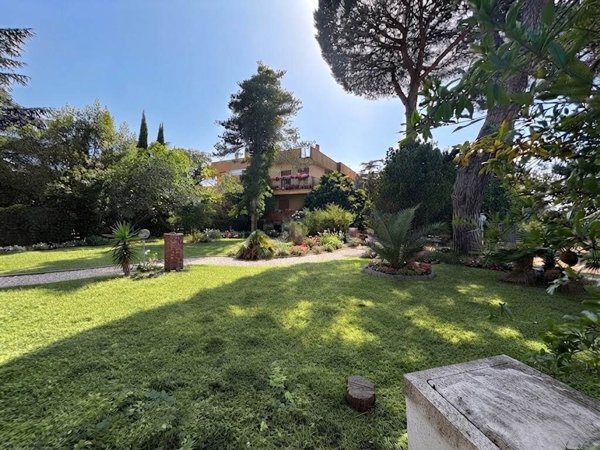 casa indipendente in vendita ad Anzio