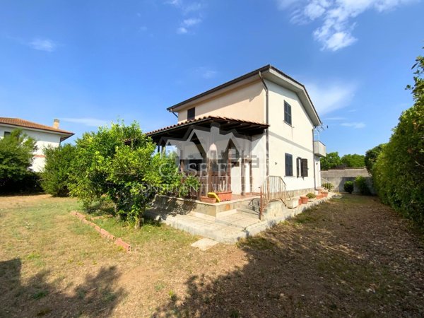 casa indipendente in vendita ad Anzio