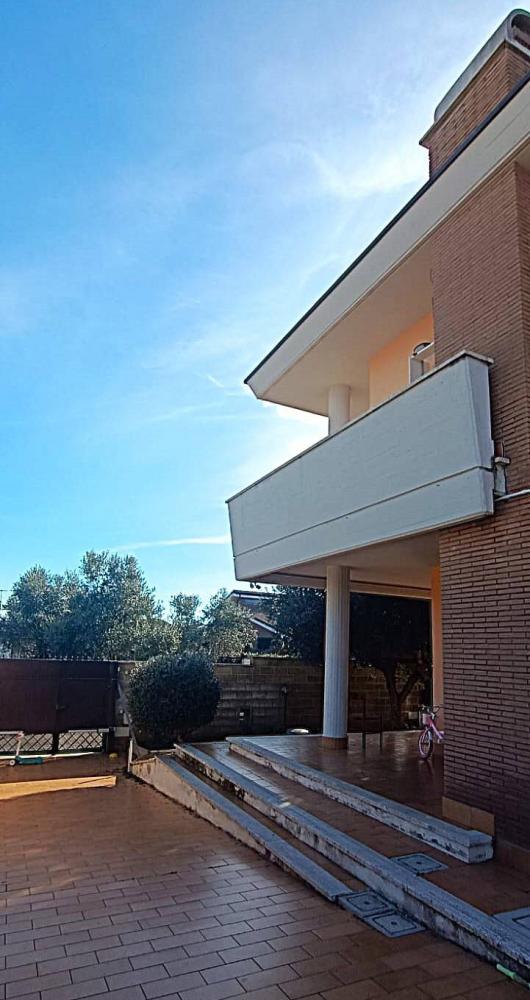 casa indipendente in vendita ad Anzio in zona Mare