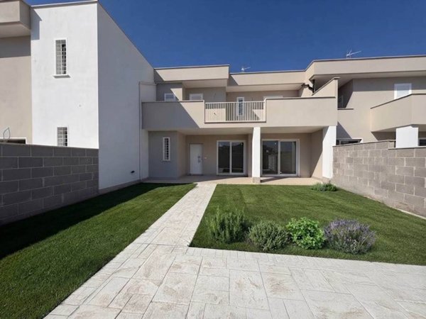 casa indipendente in vendita ad Anzio in zona Mare