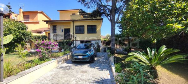casa indipendente in vendita ad Anzio in zona Lido dei Pini