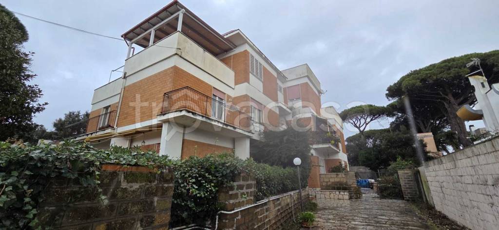 appartamento in vendita ad Anzio in zona Mare