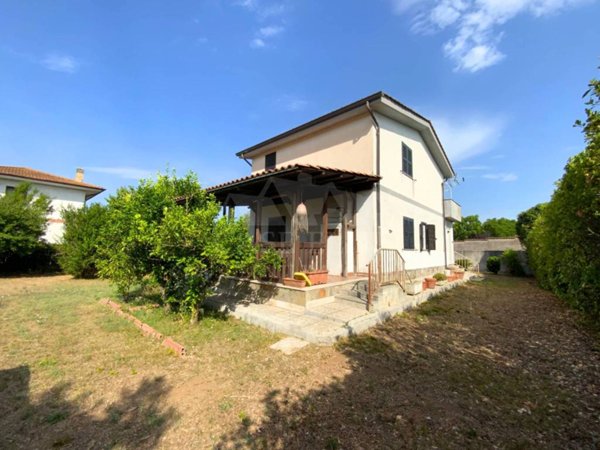casa indipendente in vendita ad Anzio