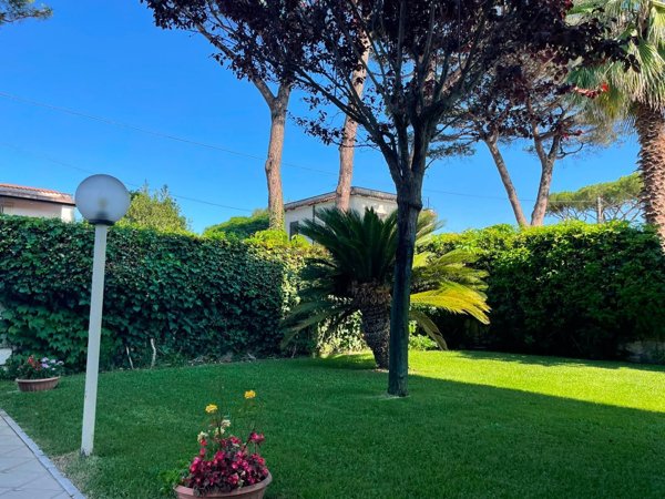 casa indipendente in vendita ad Anzio in zona Villa Claudia