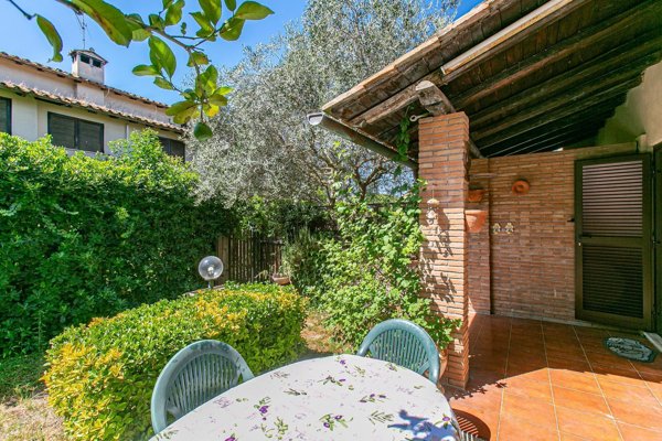 casa indipendente in vendita ad Anzio in zona Mare