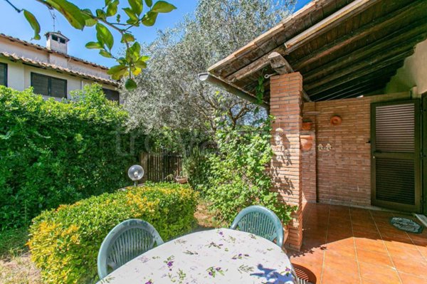 casa indipendente in vendita ad Anzio in zona Mare