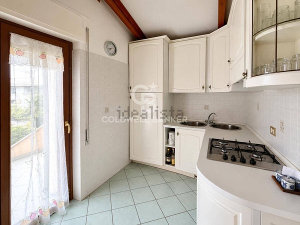 villa in vendita ad Anzio in zona Stazione
