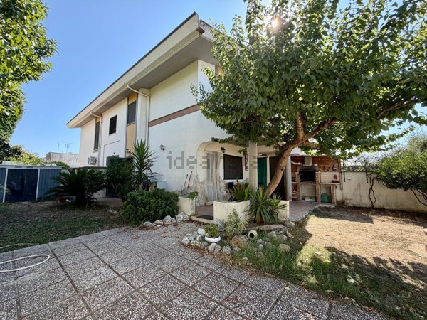 casa indipendente in vendita ad Anzio in zona Villa Claudia