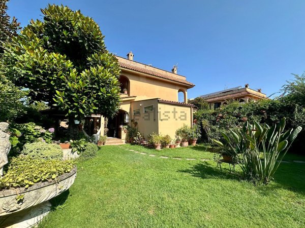casa indipendente in vendita ad Anzio in zona Stazione