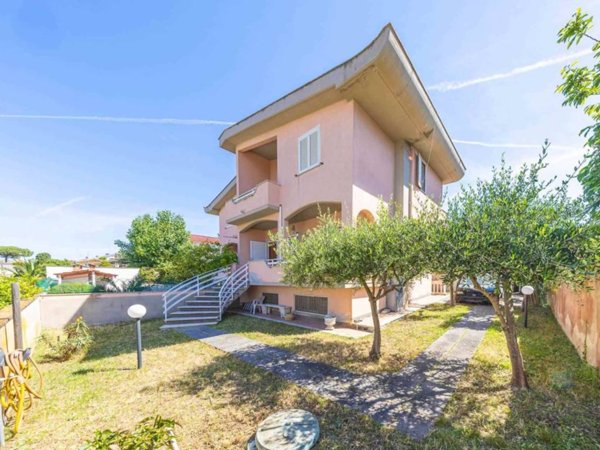 casa indipendente in vendita ad Anzio in zona Mare