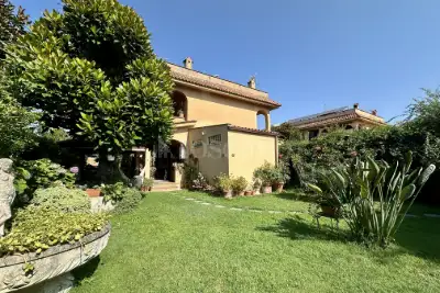 villa in vendita ad Anzio in zona Stazione