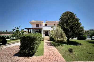 casa indipendente in vendita ad Anzio