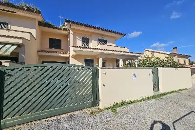 villa in vendita ad Anzio in zona Villa Claudia
