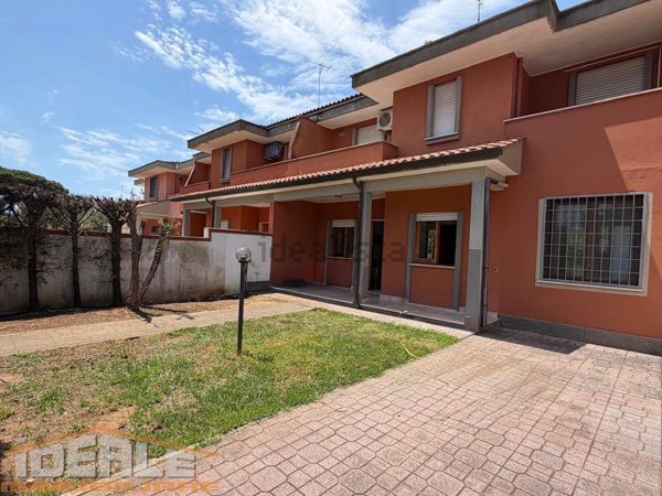 casa indipendente in vendita ad Anzio in zona Villa Claudia