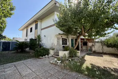 casa indipendente in vendita ad Anzio in zona Mare