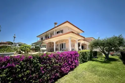 casa indipendente in vendita ad Anzio in zona Mare