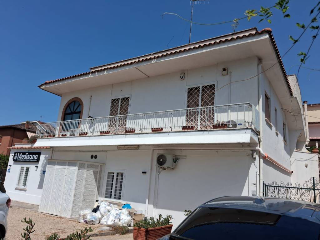 appartamento in vendita ad Anzio in zona Mare