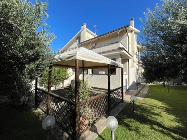 casa indipendente in vendita ad Anzio in zona Stazione