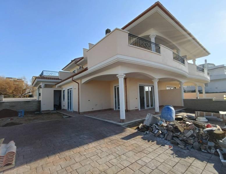 casa indipendente in vendita ad Anzio in zona Lido delle Sirene