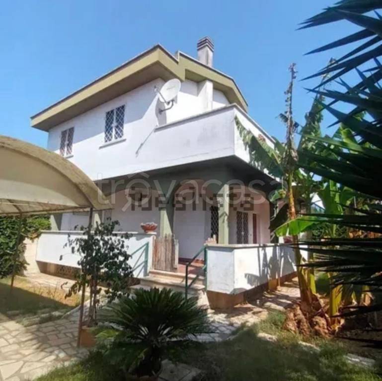 casa indipendente in vendita ad Anzio in zona Mare