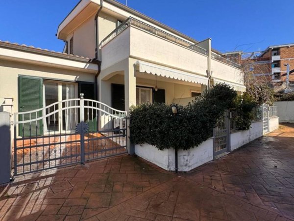 casa indipendente in vendita ad Anzio in zona Anzio Colonia