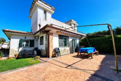 casa indipendente in vendita ad Anzio