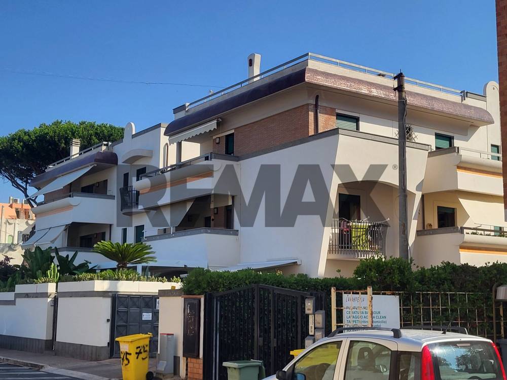 appartamento in vendita ad Anzio in zona Mare