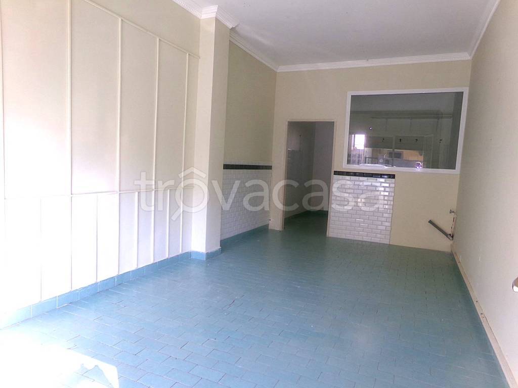 negozio in vendita ad Anzio