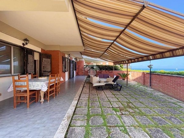 appartamento in vendita ad Anzio in zona Lido delle Sirene