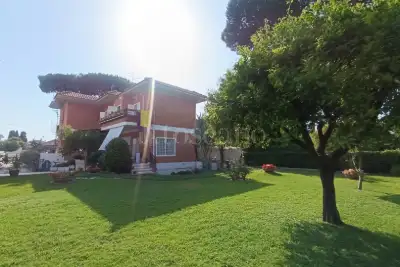 casa indipendente in vendita ad Anzio