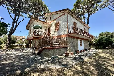 casa indipendente in vendita ad Anzio in zona Villa Claudia
