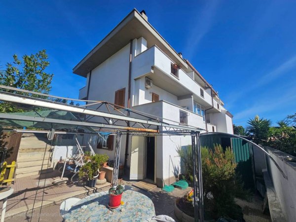 villa in vendita ad Anzio in zona Lido delle Sirene