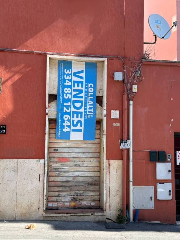locale commerciale in vendita ad Anzio