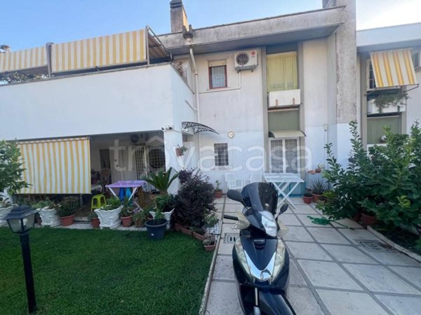casa indipendente in vendita ad Anzio in zona Villa Claudia