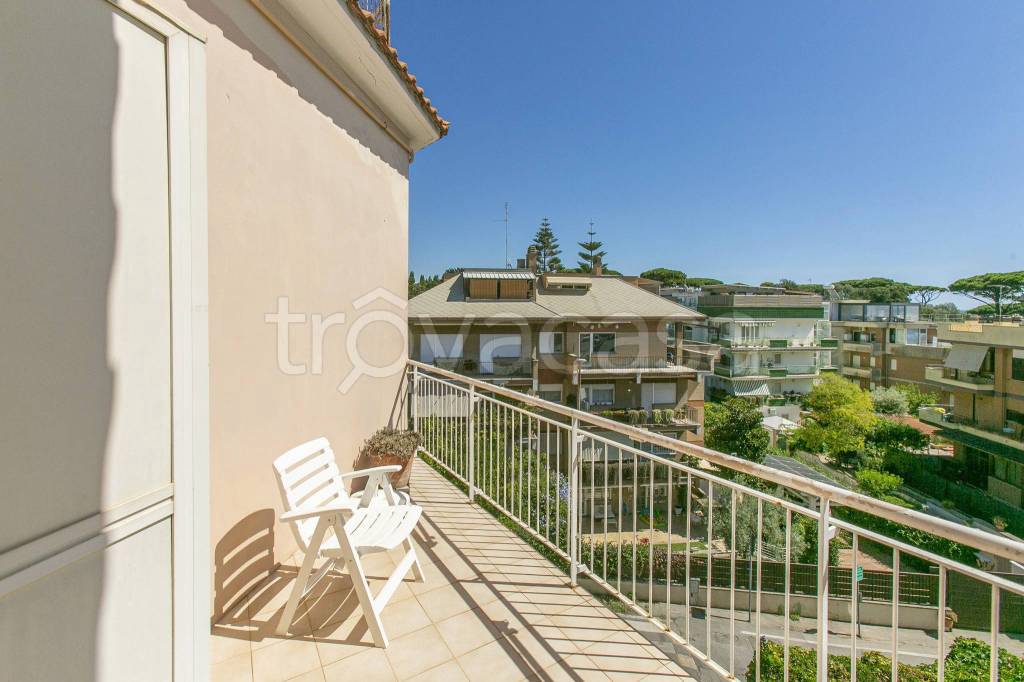 appartamento in vendita ad Anzio in zona Mare