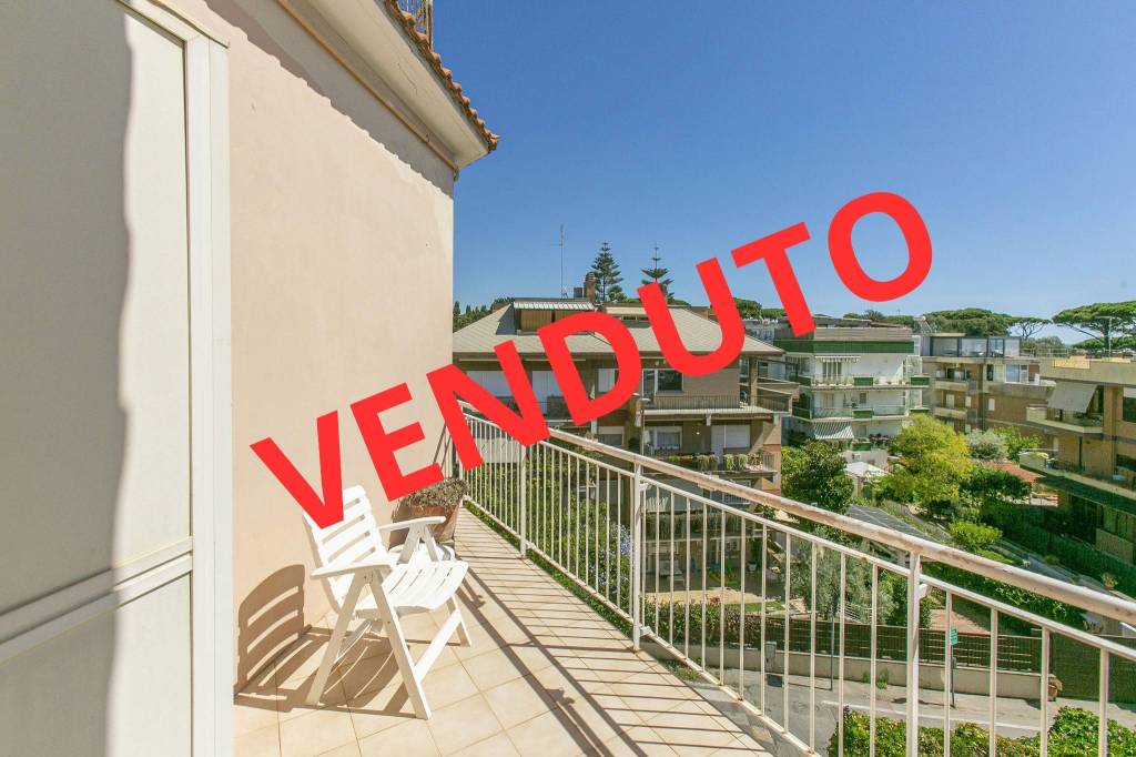 appartamento in vendita ad Anzio in zona Mare