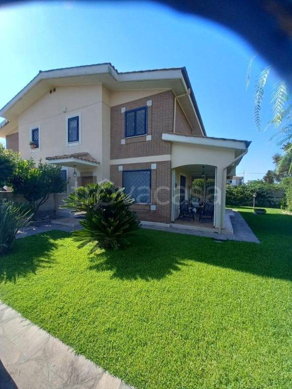 casa indipendente in vendita ad Anzio in zona Mare