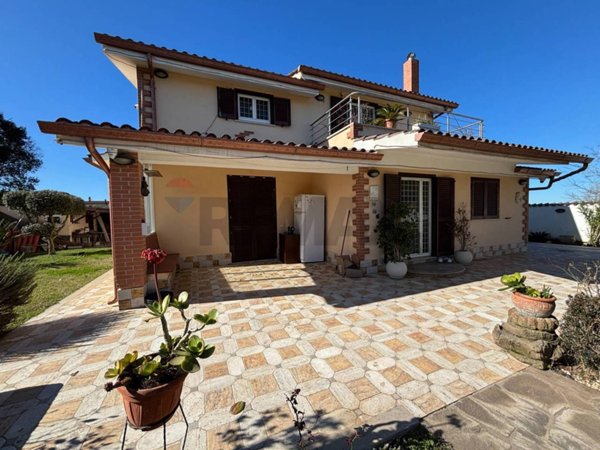 casa indipendente in vendita ad Anzio