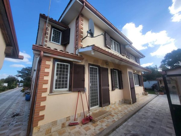 casa indipendente in vendita ad Anzio