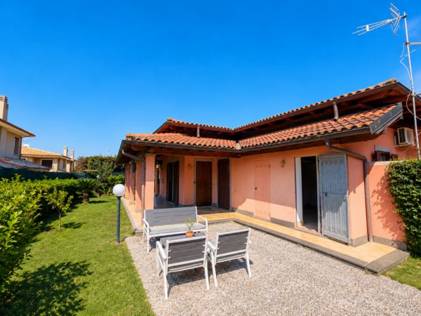 casa indipendente in vendita ad Anzio in zona Stazione