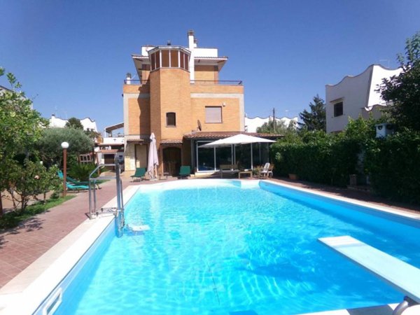 casa indipendente in vendita ad Anzio