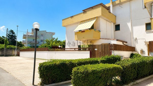 casa indipendente in vendita ad Anzio in zona Villa Claudia